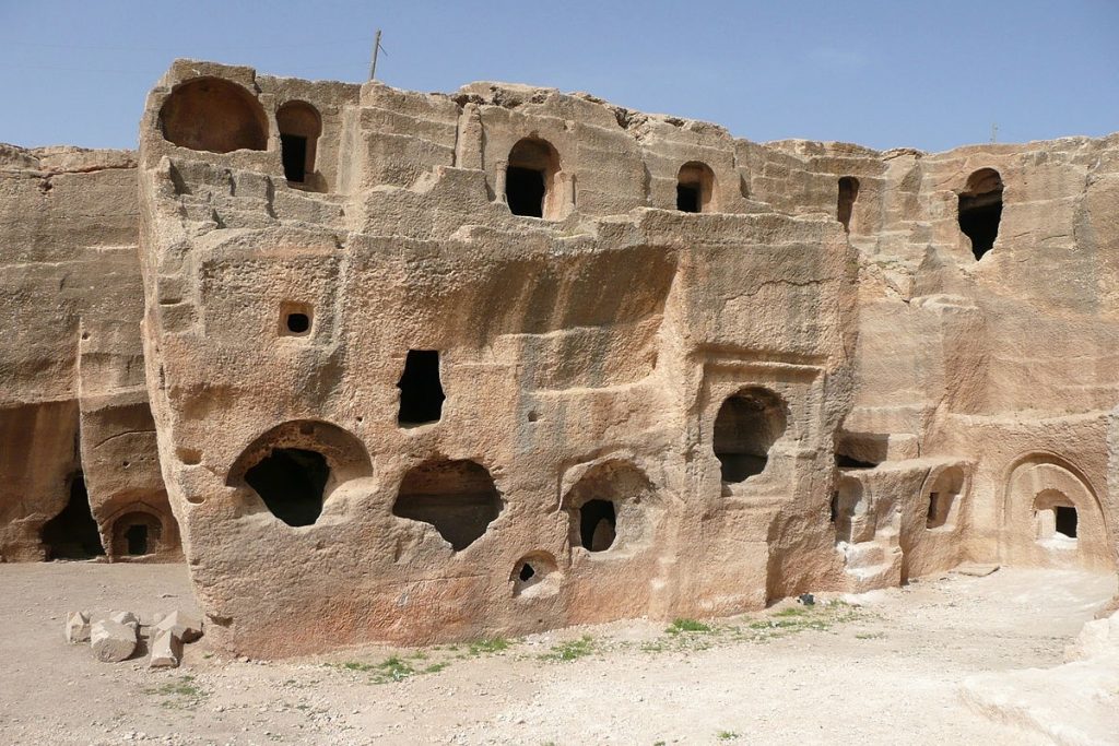 File source: http://commons.wikimedia.org/wiki/File:Dara_P1030851_20080424091200.JPG